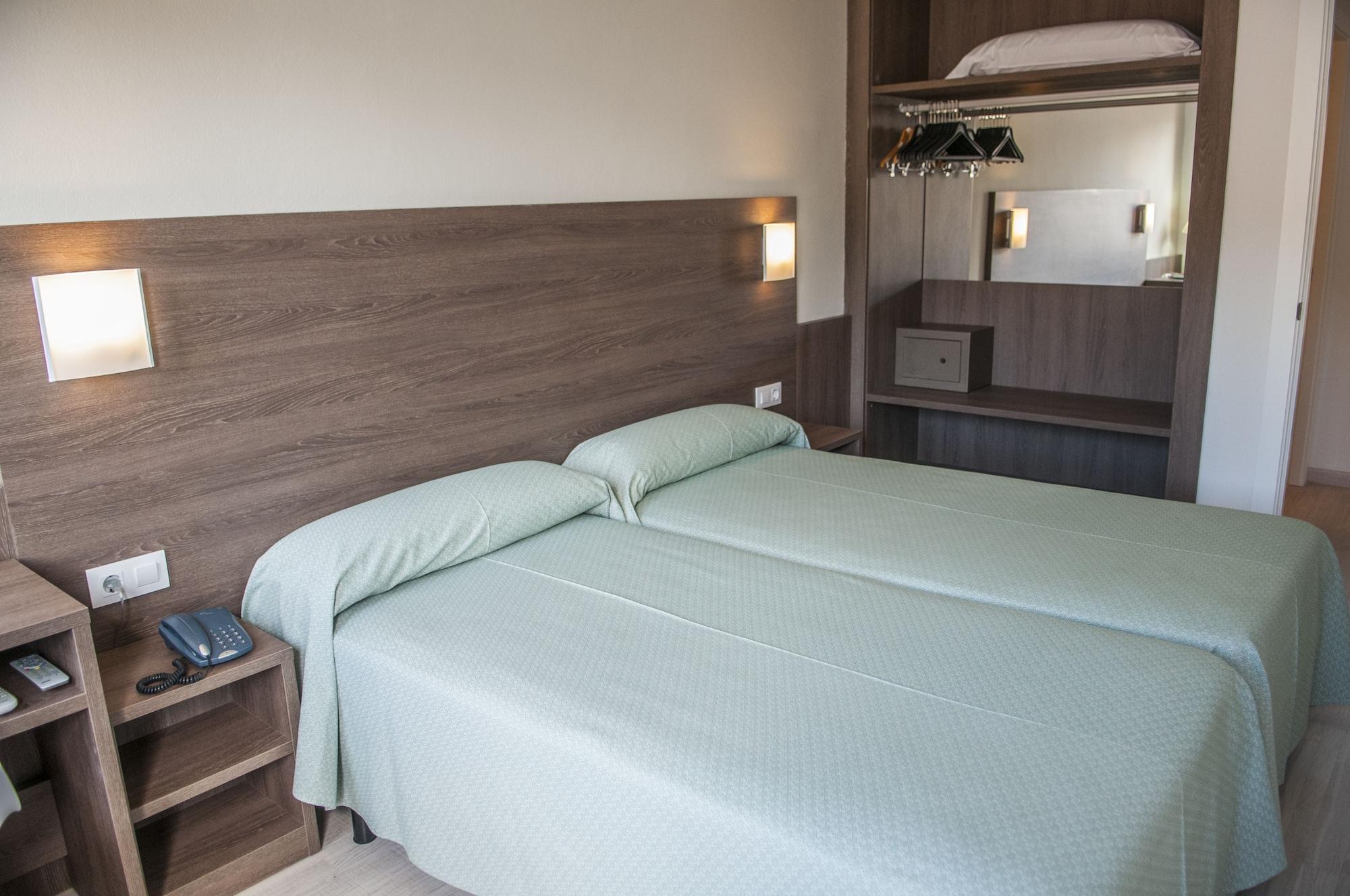 Hotel Loar Ferreries Kültér fotó